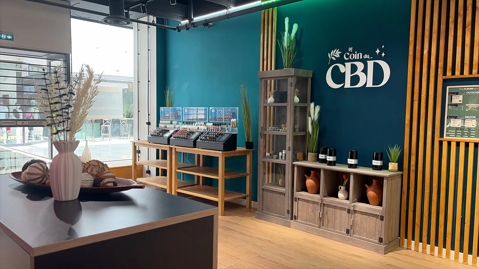 Corner CBD de la boutique HappeSmoke Avignon - Le Pontet